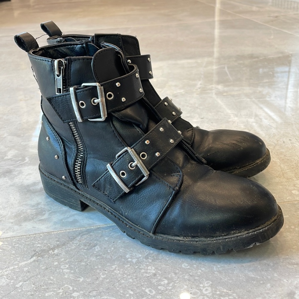 Steve Madden girls boots, size 5